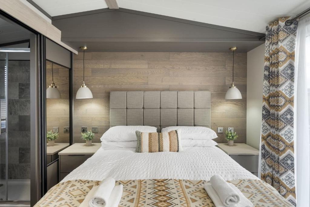 Stylish Lodge with Parking nr Ilfracombe & Beaches, West Down