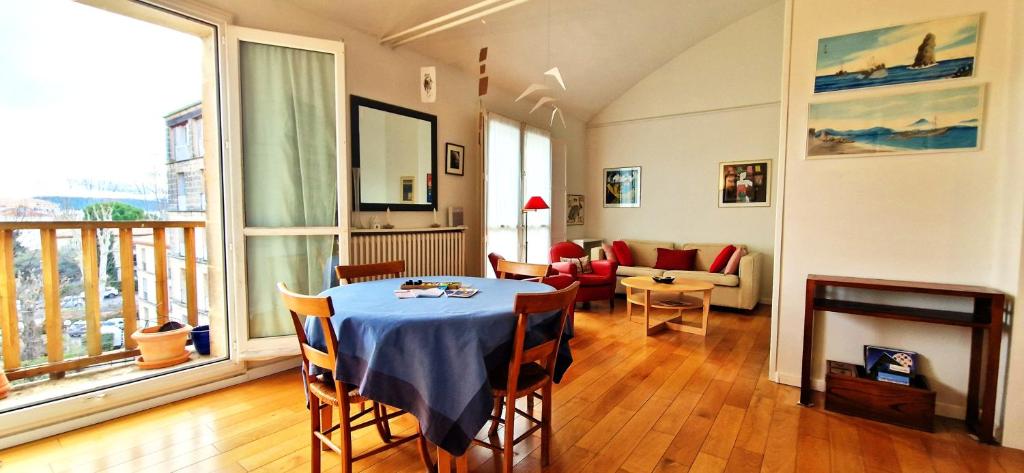 Spacious apartment 4 people parking, bright - 1