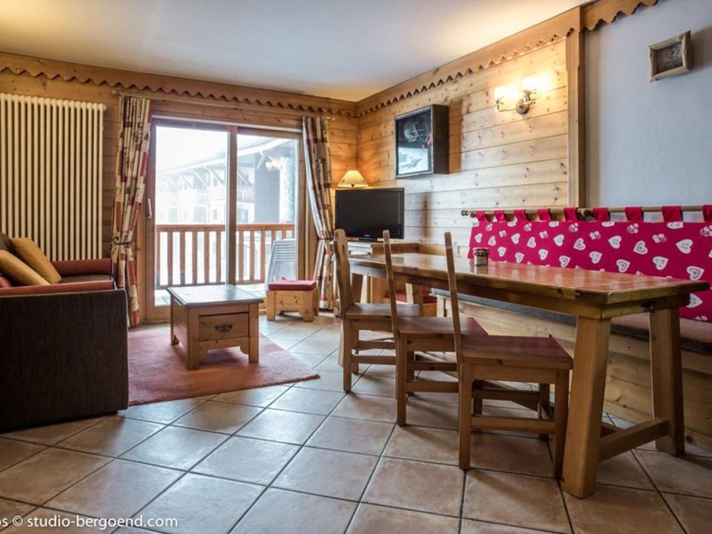 Appartement 4 pièces avec balcon, piscine et vue pistes, pour 6 pers. à Arc 1800 - FR-1-352-38 - 1