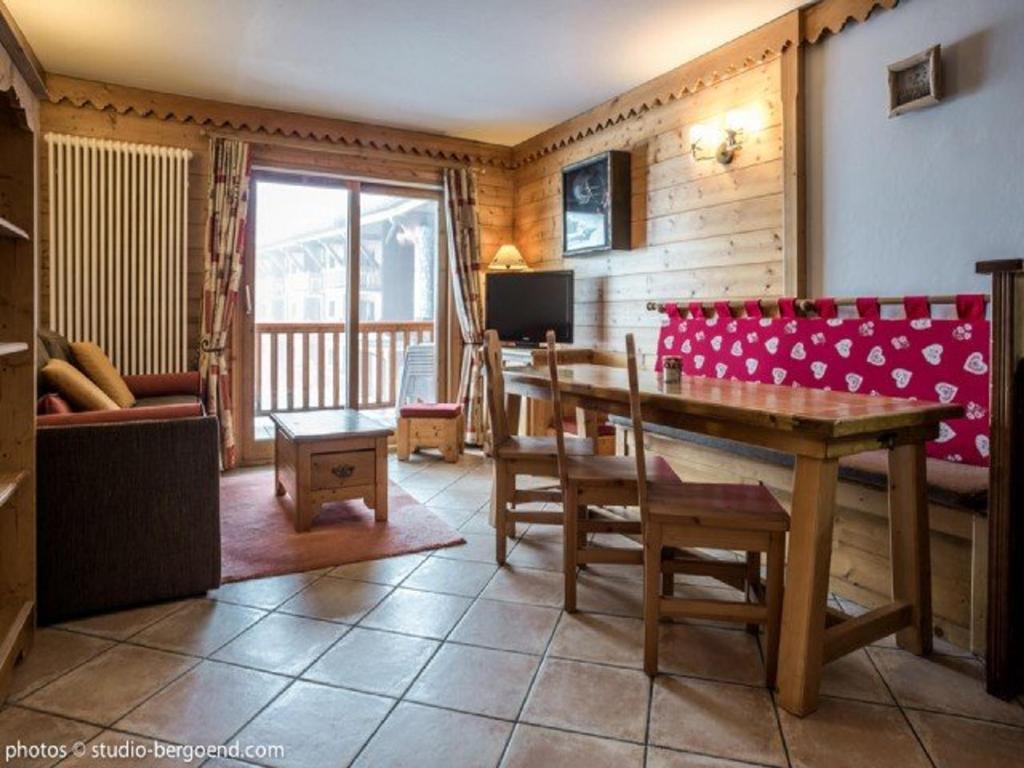 Appartement 4 pièces avec balcon, piscine et vue pistes, pour 6 pers. à Arc 1800 - FR-1-352-38 - 2