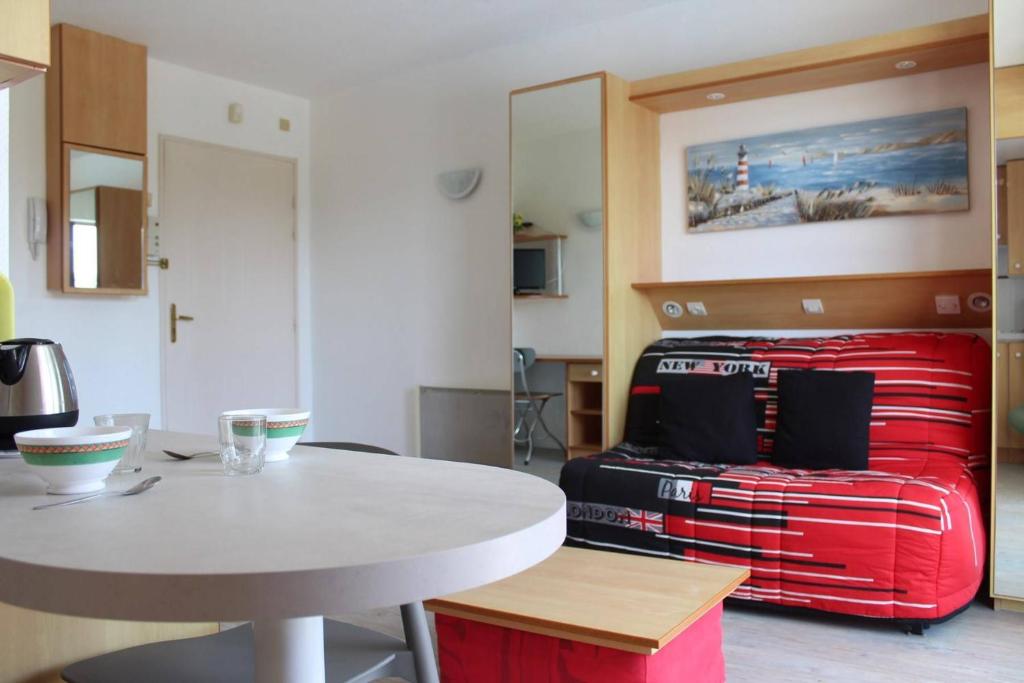 Studio LA ROCHELLE - LR010-205 - 1