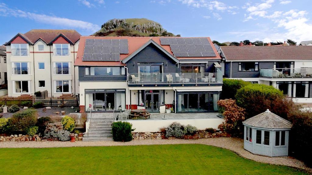 Waters Edge, Deganwy