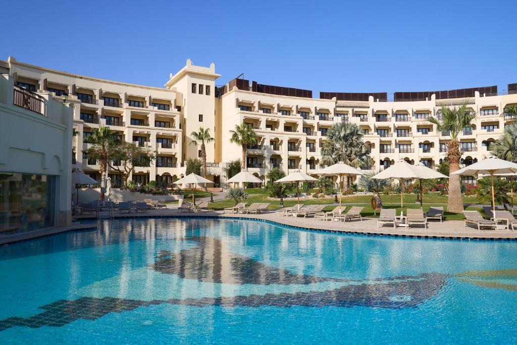 スイミングプール