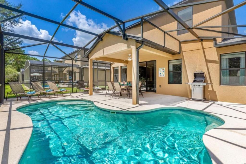 Lux Escape: Private Pool, Game Room & Near Disney, Davenport