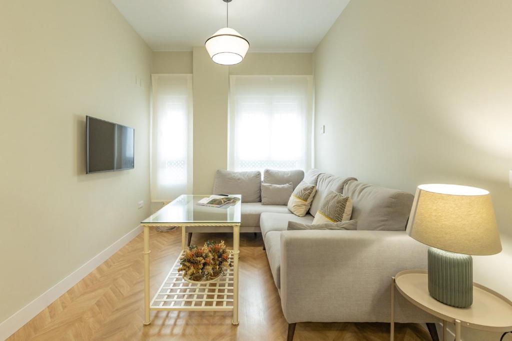 Charming 2 bedrooms apartment with FREE Parking at Plaza Alameda by OCityzen - 4