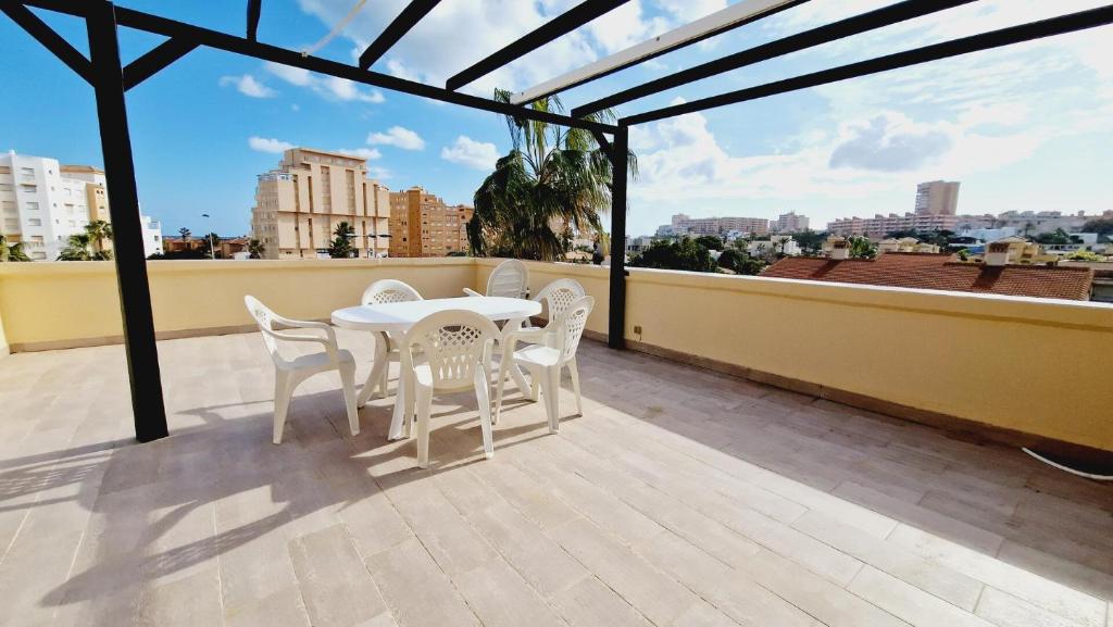 Inmovecos Acogedor apartamento con piscina y amplia vista - 4