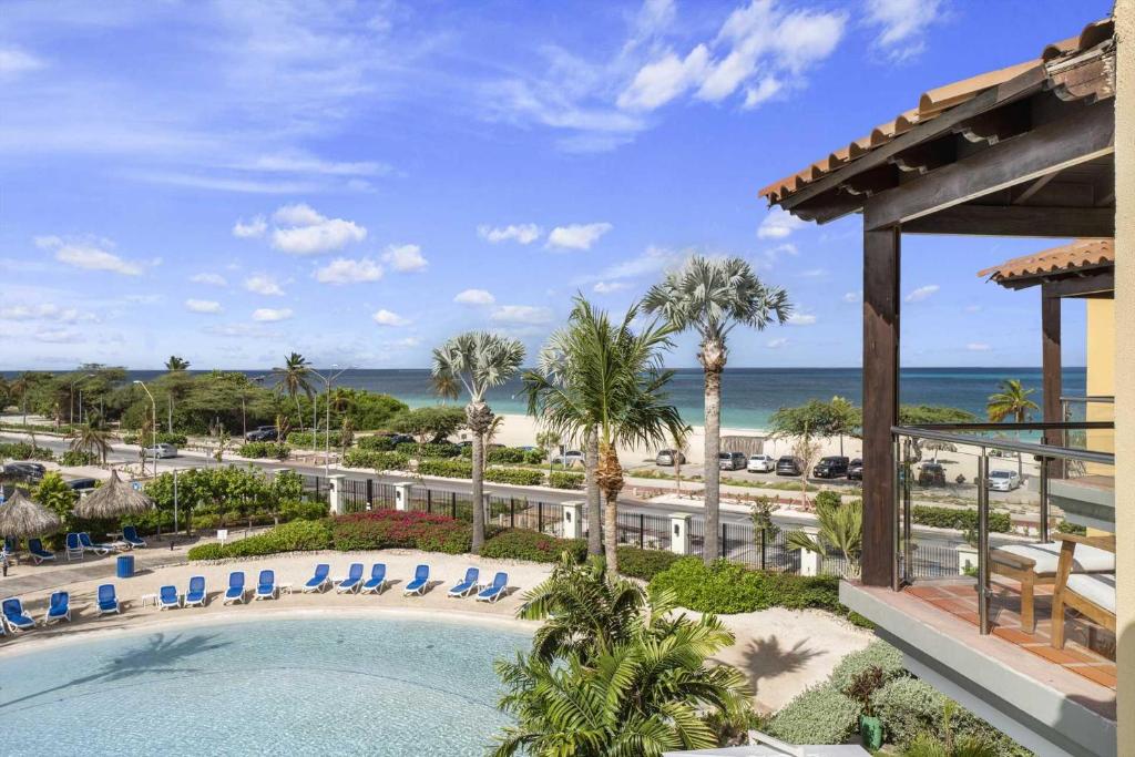 Beachfront - Eagle Beach - Sapphire 2BR condo E322, Palm-Eagle Beach