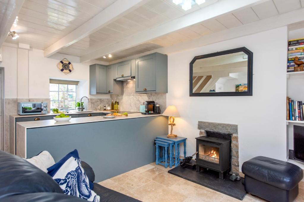 Abbey Cottage, Mousehole photo 2