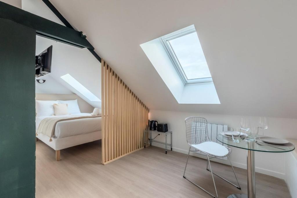 Studio sous les combles côté cour, parking gratuit, Villeneuve d'Ascq