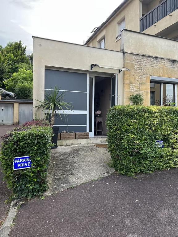 Appartement dans résidence à Sarlat parkings - 2