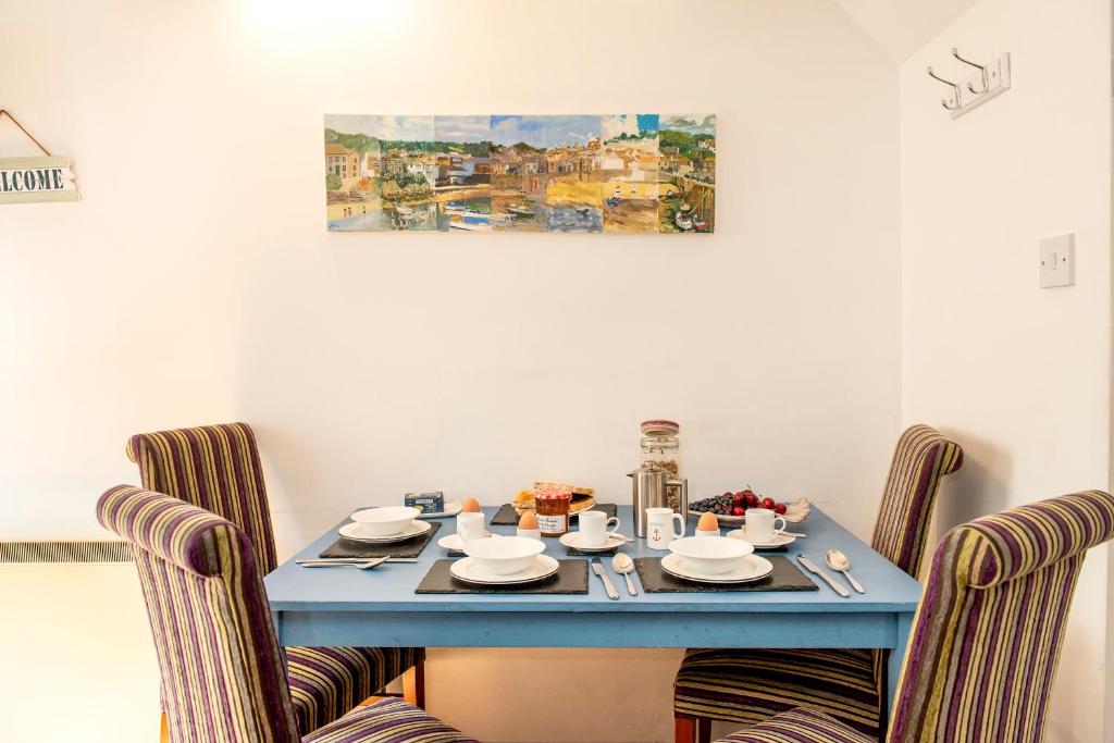 Abbey Cottage, Mousehole photo 6