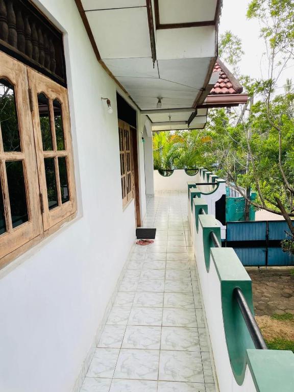 Dana Guest Home, Mirissa (jih)