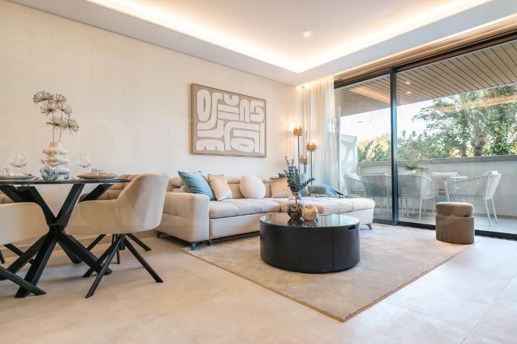 Coastside gem with terrace REMS, Fuengirola