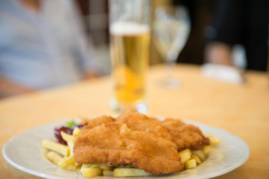 อาหารและเครื่องดื่ม