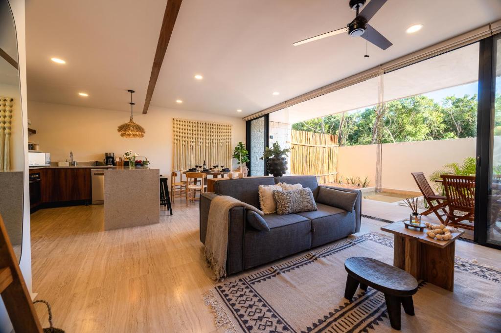 2BR Jungle View w Private Pool Gym Fast WIFI - 2