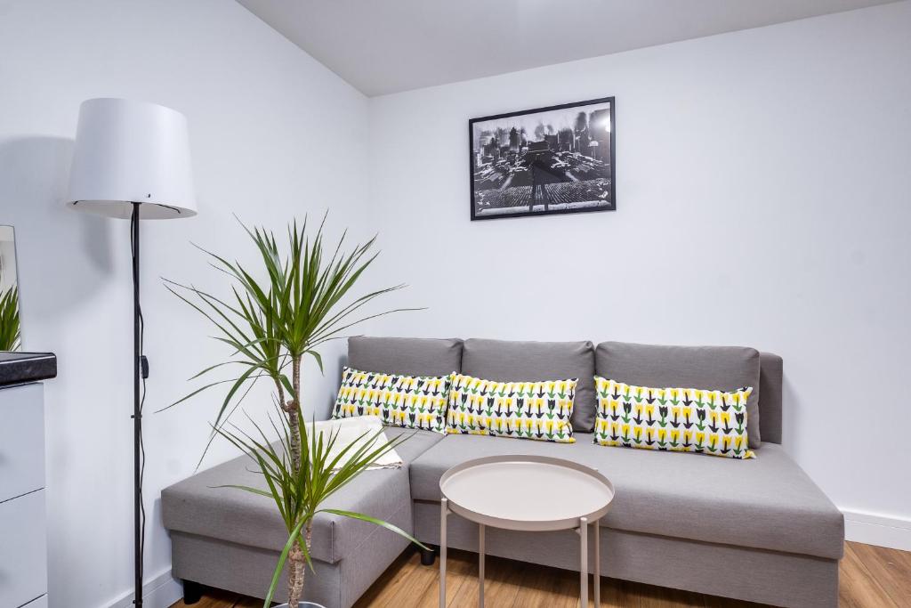 Hendon Haven - Stylish 1BD, sleeps 3, Parking, Wembley Stadium & Northern Line, Colindale