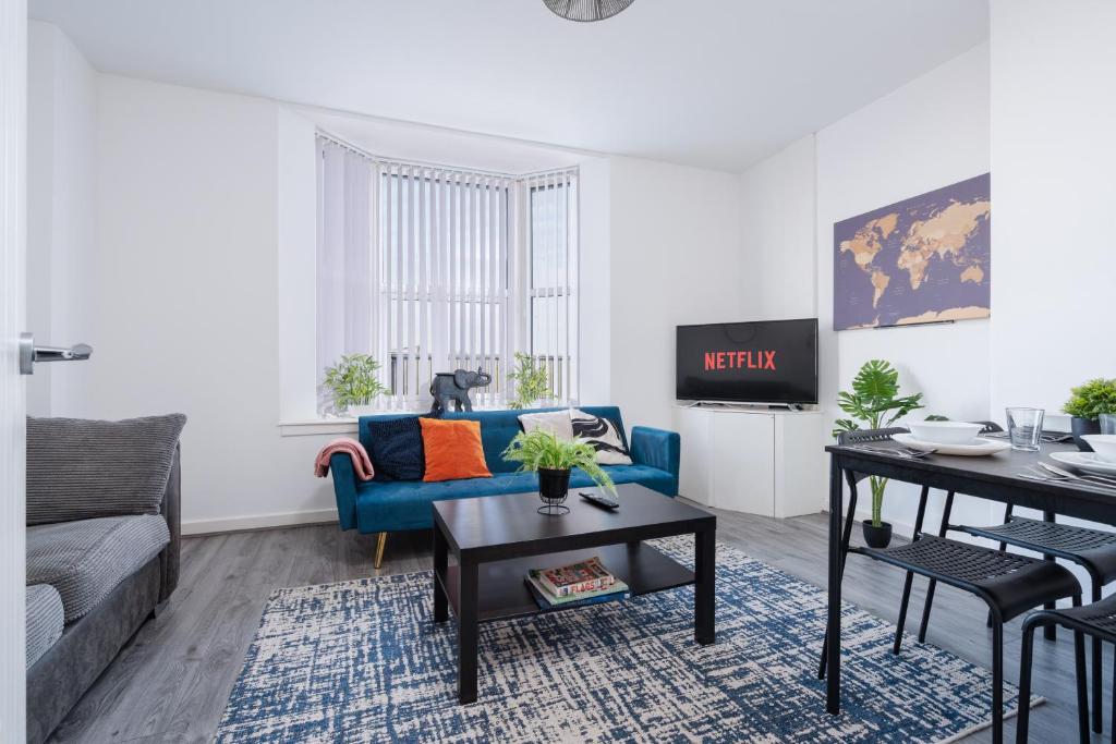 Beautiful apartment dos - free public parking, Litherland