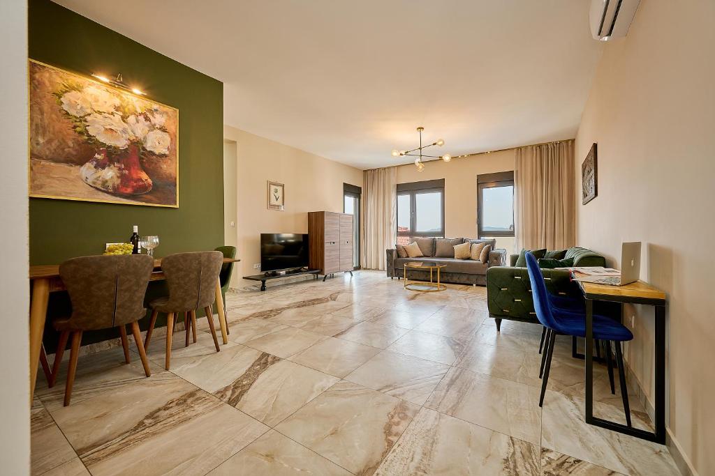 TERRA Modern Designer Apartment just 4 Minutes from the Beach - 2