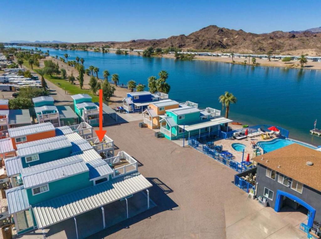 Bubbles and Brews, Road Runner Bungalow, Parker