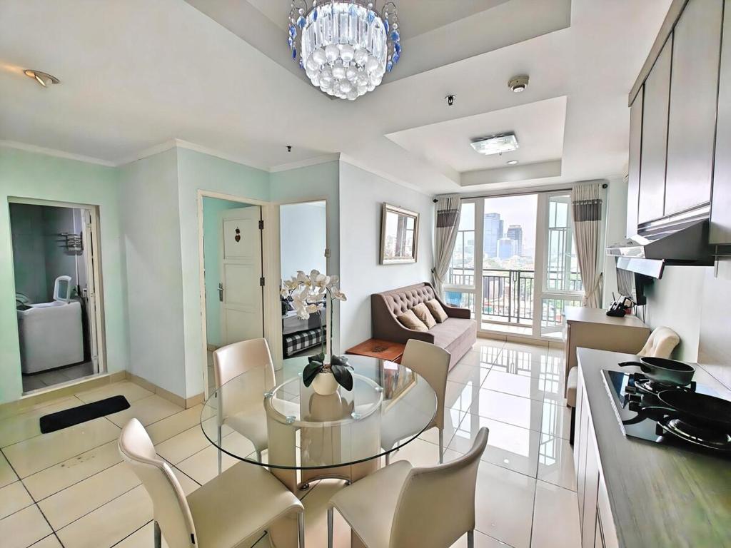 Cozy 2BR Apt 1 Cikditiro Menteng with gym & pool by 2ndHome, Jakarta