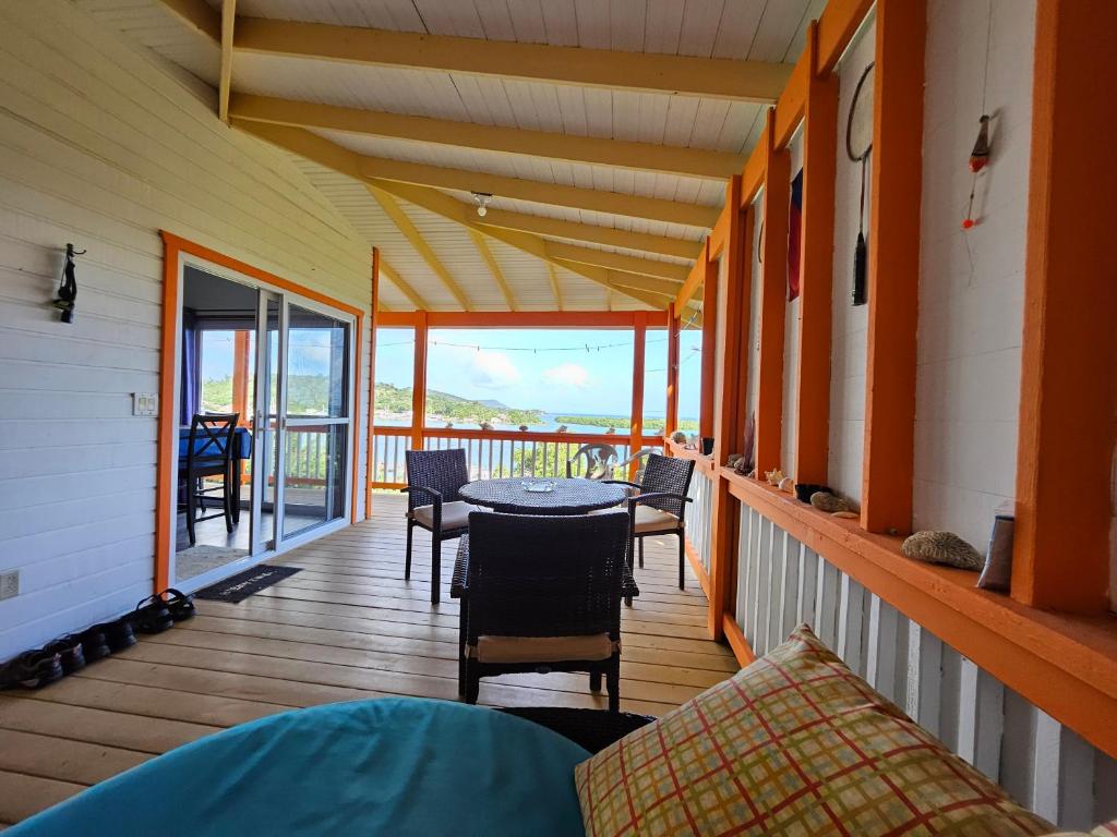 Roatan - house for 4 by the sea, Jonesville
