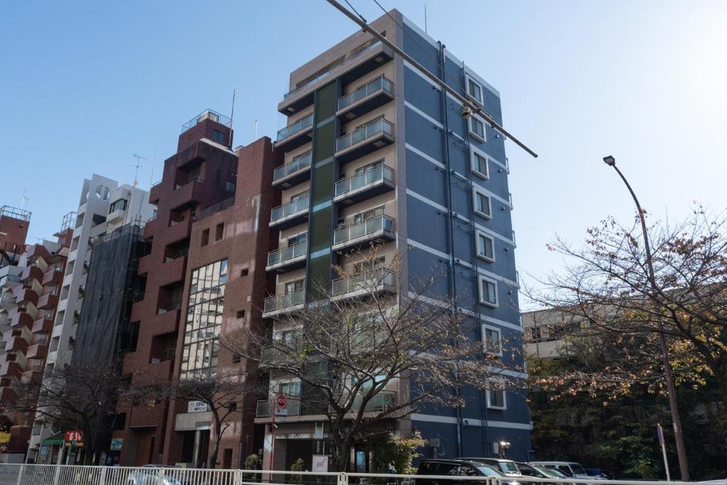 Hiroo East