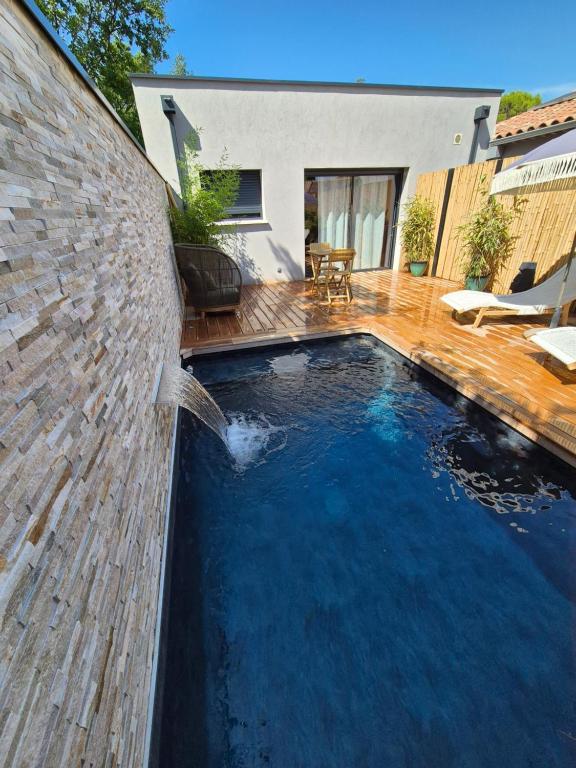 Le Cocoon - Jacuzzi, Sauna et Piscine privée, Carpentras