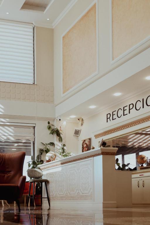 フロント・ロビー