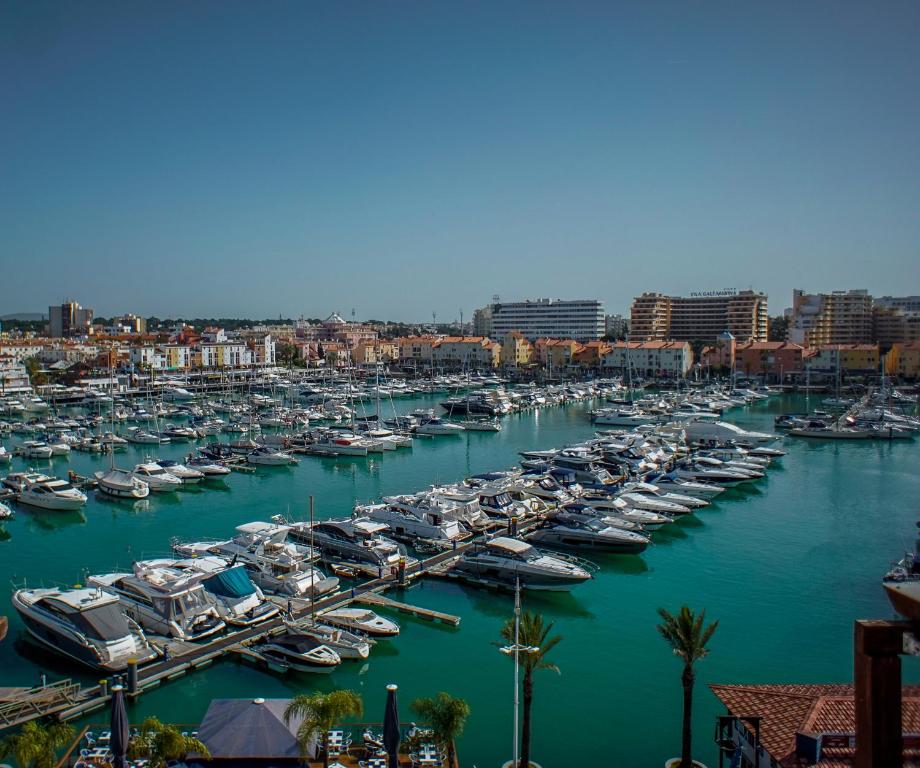 Penthouse Triplex com Jacuzzi T3 HsR Vilamarina, Vilamoura