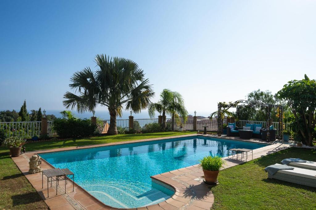 Your Private Paradise Luxurious Villa for Unforgettable Stays - 2