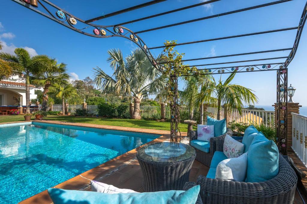 Your Private Paradise Luxurious Villa for Unforgettable Stays - 4