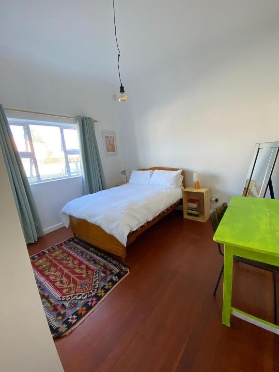 A 5 min walk to the beach, Muizenberg