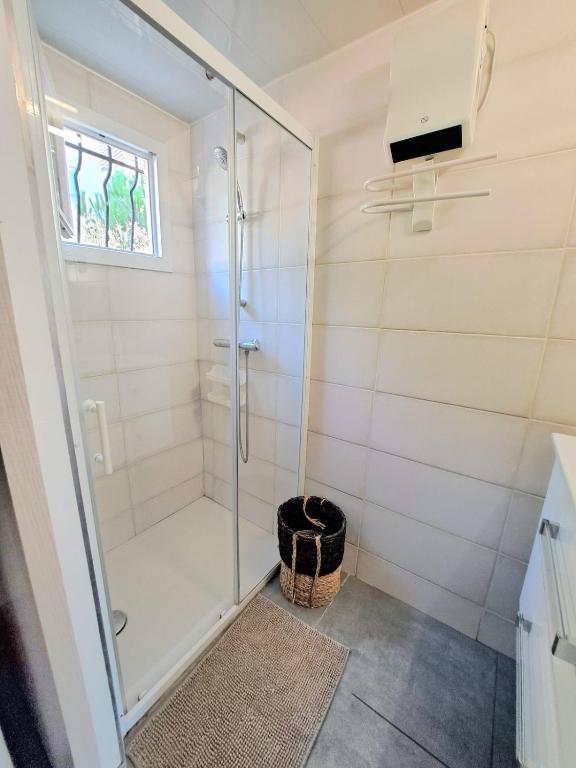 Comfortable studio-from city center and beaches - 2