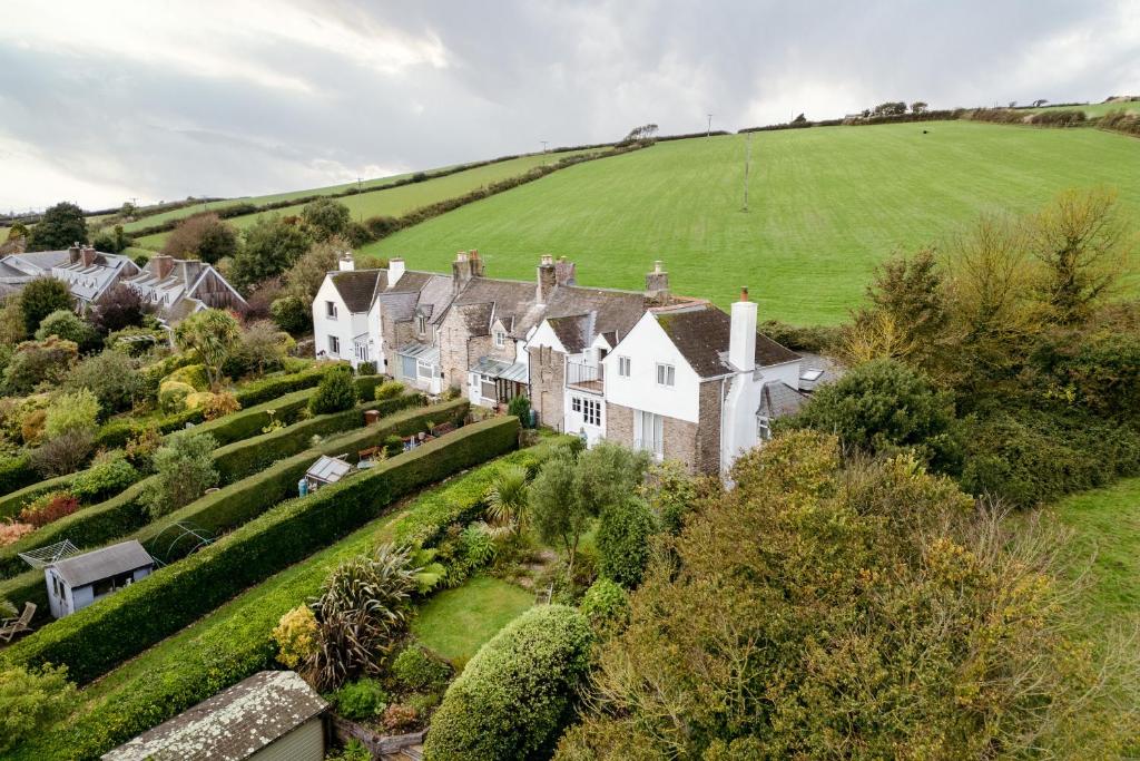 Pear Tree Cottage - Cosy one bedroom Cottage, South Milton