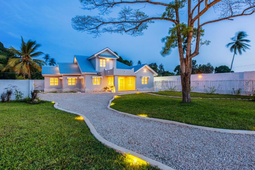 Zanzibar Grand Beach Villa photo