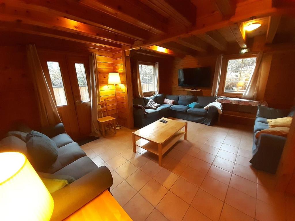 Chalet mitoyen traditionnel 12 personnes avec WiFi à La Tania - 5