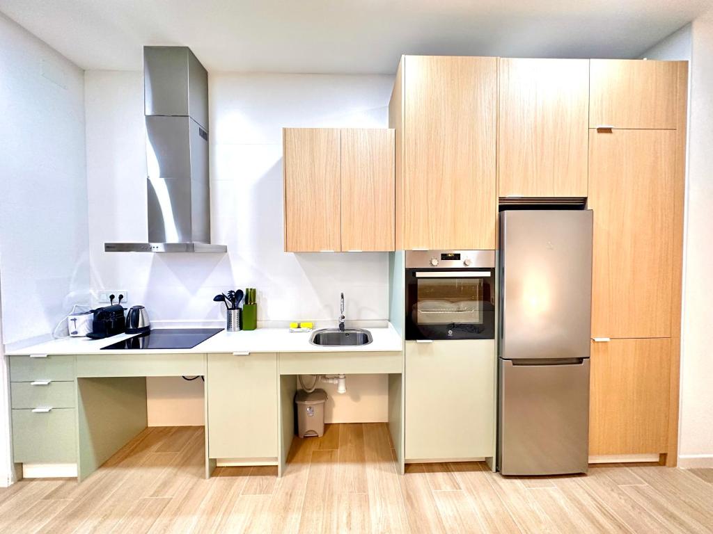 Valentia Modern and Comfortable Beachside Style - 2