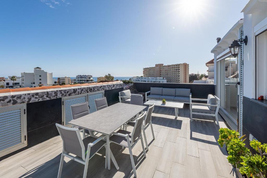 Puerto Benalmádena and Carihuela, Attic Views with pool, Parking, terrace - 1