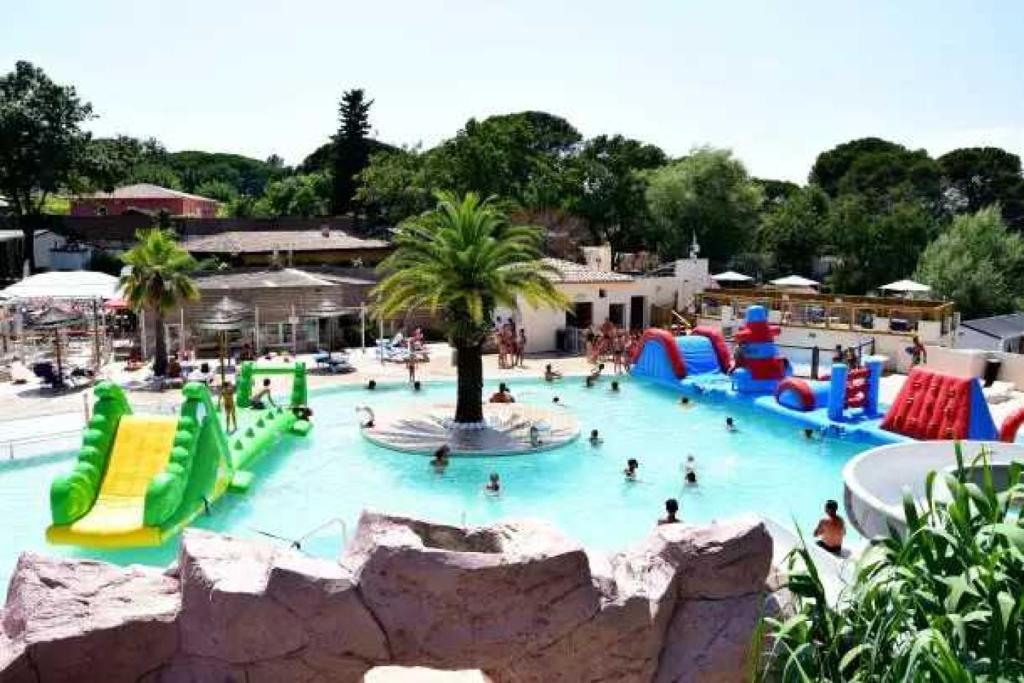 ZEcamping 3 étoiles avec parc aquatique - 3km des plages - 3