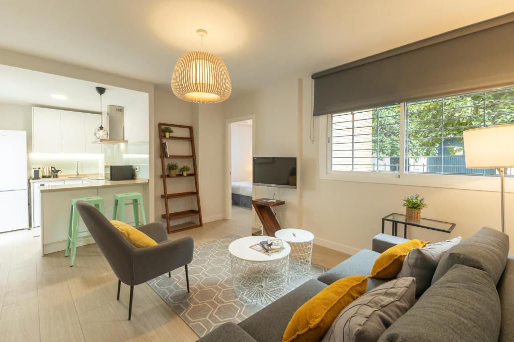 Charming Apartment with private patio at Plaza de España by OCityzen, Sevilla