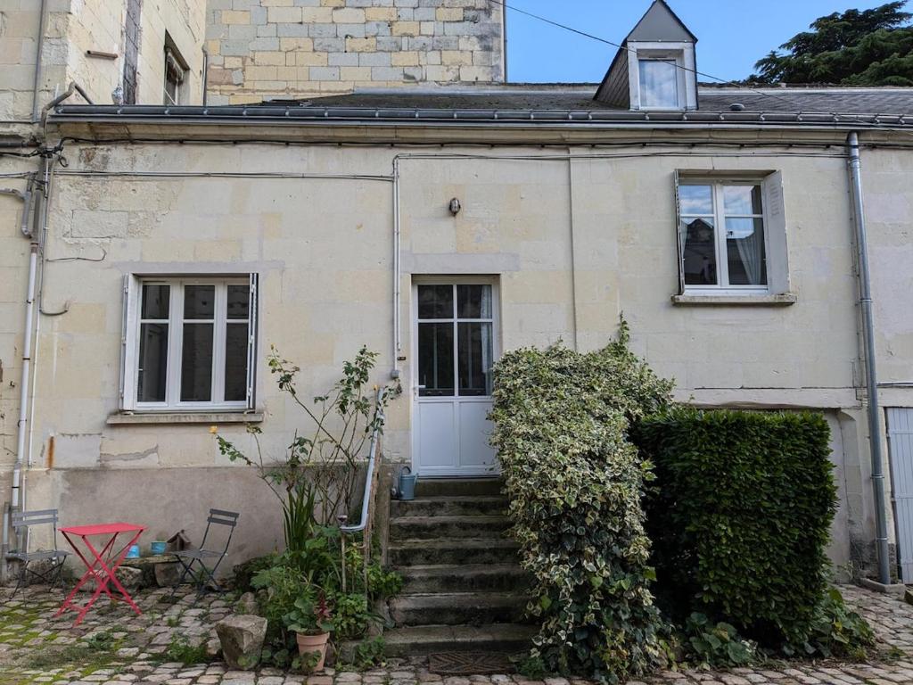 T2 Au pied du château sans vis à vis - 1
