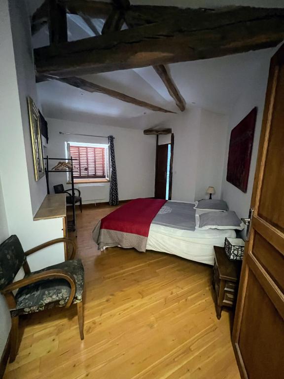 Le gîte du château, Claveisolles