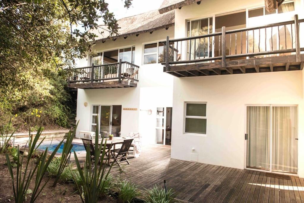 Seal Point, spacious beach villa on the beach, Cape St Francis