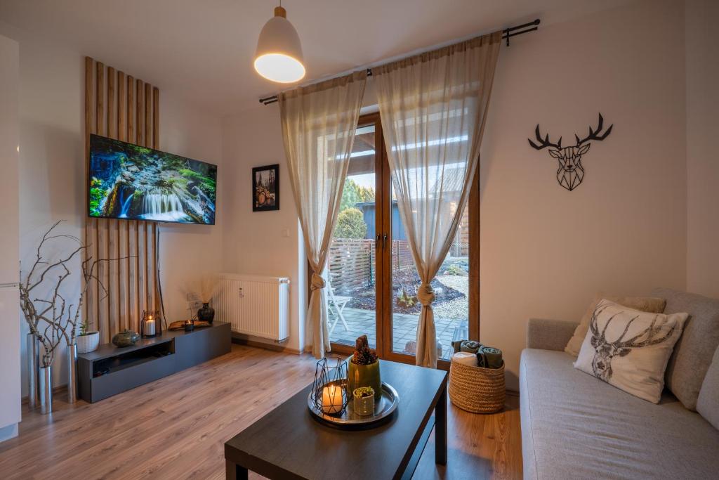 House by Ally, Pavčina Lehota