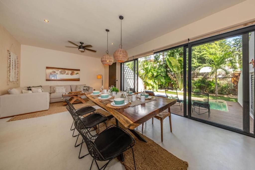 Villa Asana with Stunning Luxury Pool and Private Rooftop - 3