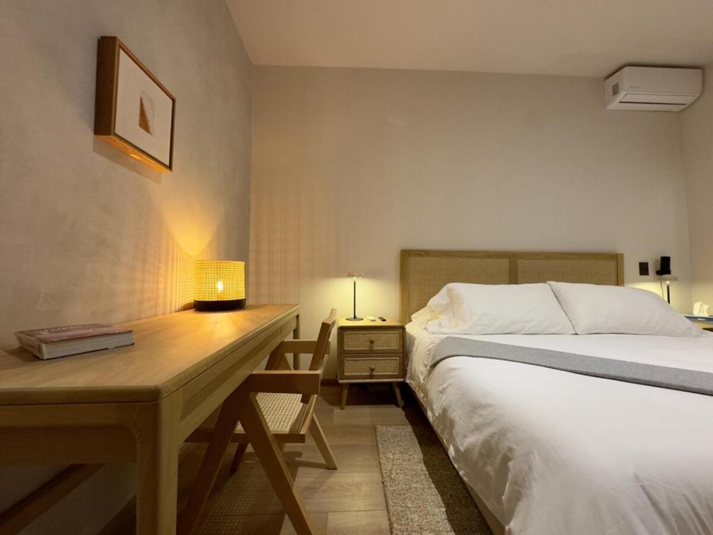NEW Beautiful loft - KS bed- Air Conditioner - 2