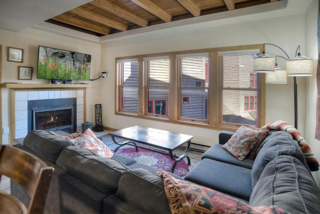 2 2 Ferringway 16, Durango