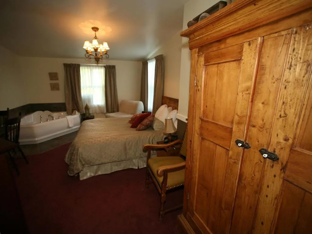Auberge de la Tour du Lac, hotel in Sainte-Agathe-des-Monts