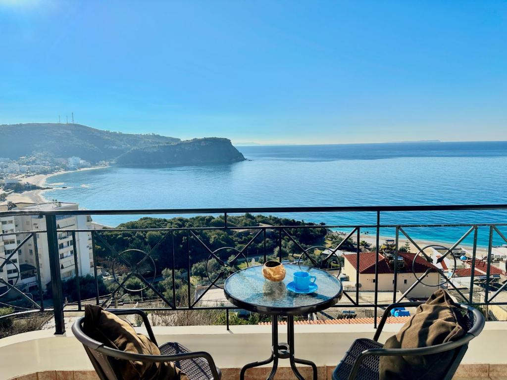 Roumers Himara, Himarë