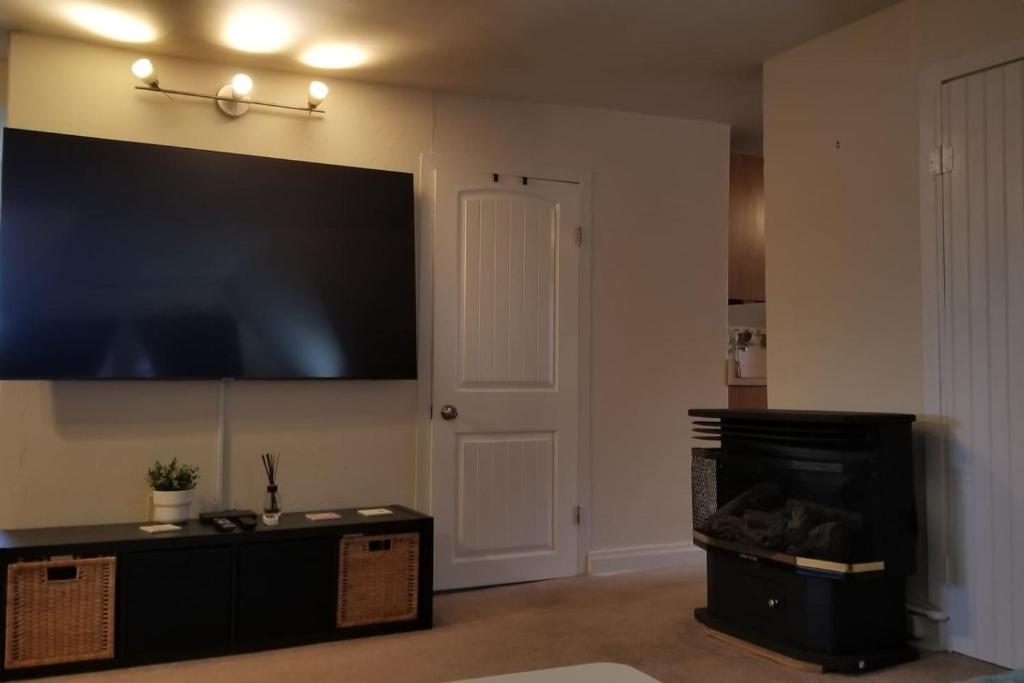 Mt Washington Apt 4 Grandview Ave at Gazebo Park 1 Bedroom Penthouse, Pittsburgh